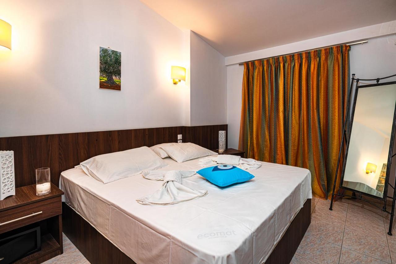 Beachfront Andriana Villa With Mini Pool And Spa Vasilikí Exterior foto